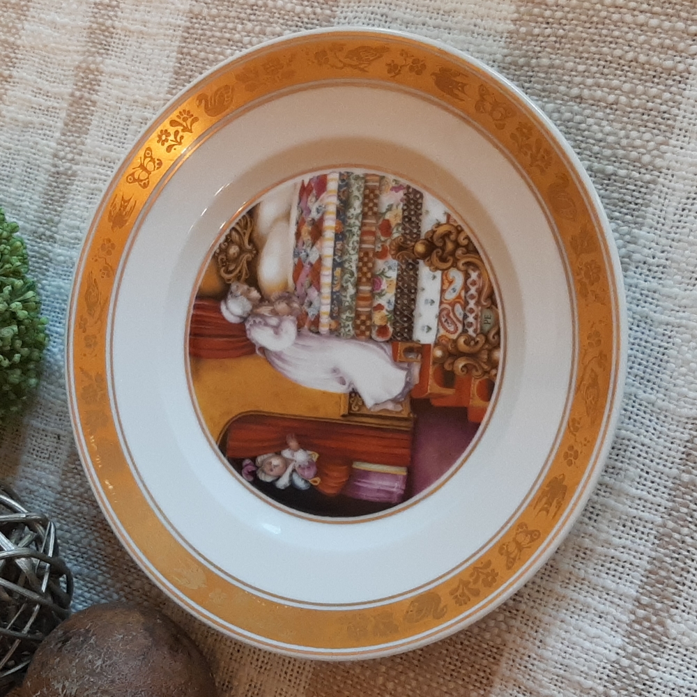 '75 Royal Copenhagen Denmark Hans Christian Andersen "The Princess and the Pea"